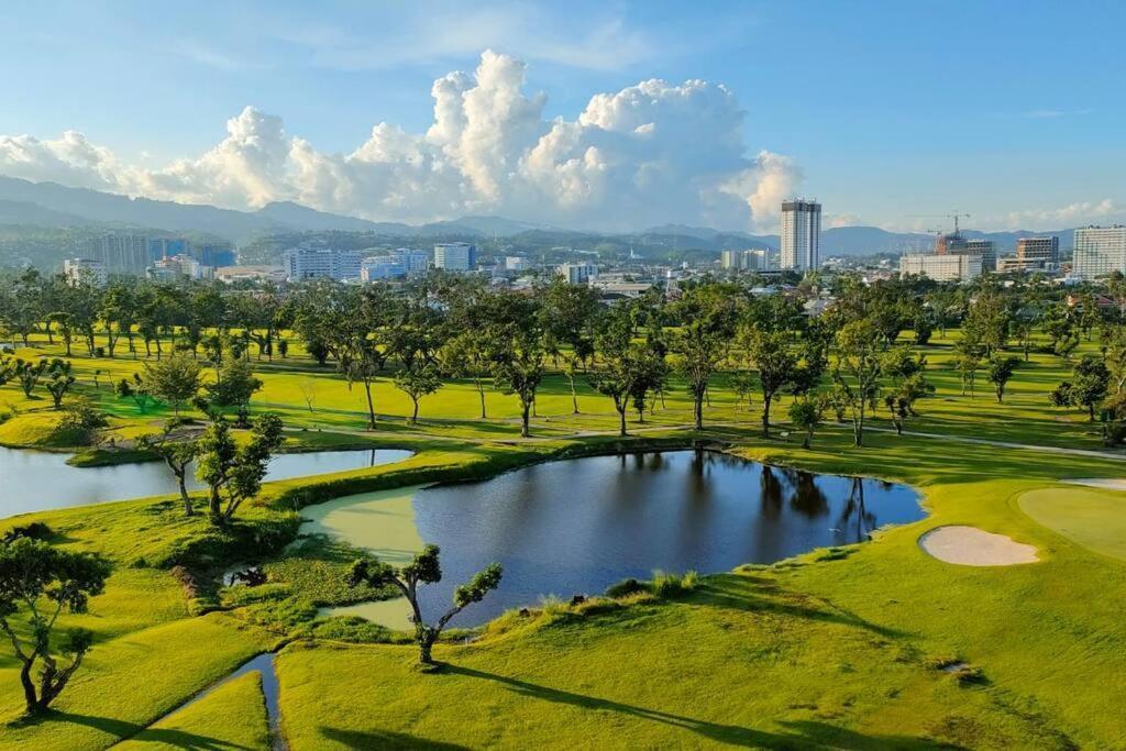 Dreamy 2Br Condo, With A Golf Course View Cebu Exterior foto